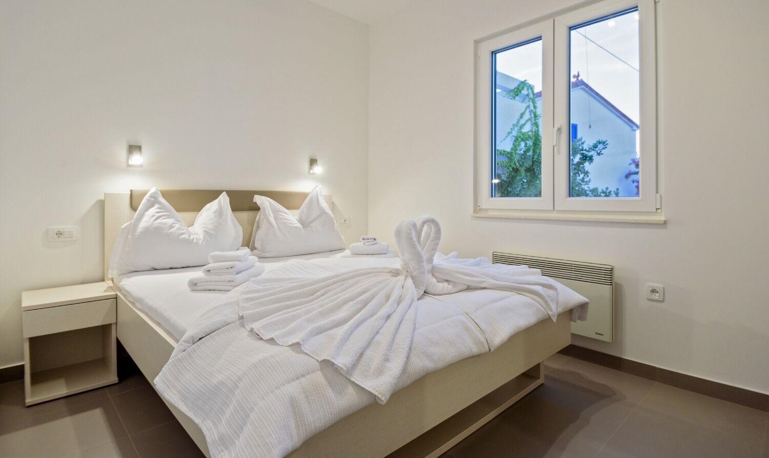 Apartments Bisernica-With Pool Razanj Ngoại thất bức ảnh