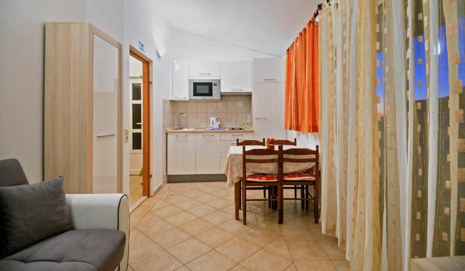 Apartments Bisernica-With Pool Razanj Ngoại thất bức ảnh
