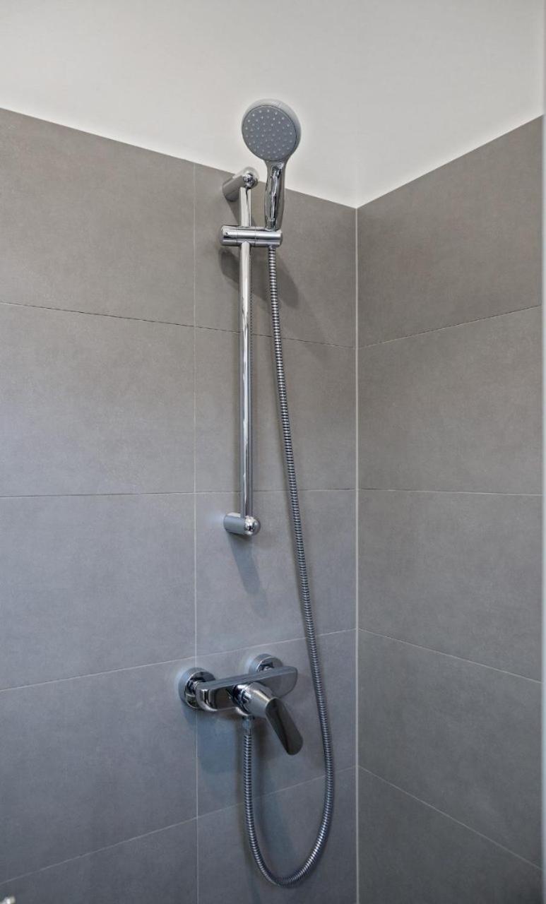 Apartments Bisernica-With Pool Razanj Ngoại thất bức ảnh