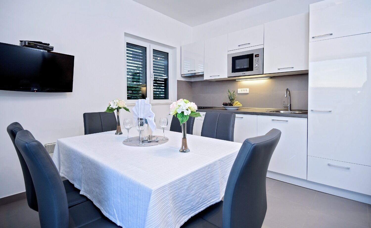 Apartments Bisernica-With Pool Razanj Ngoại thất bức ảnh