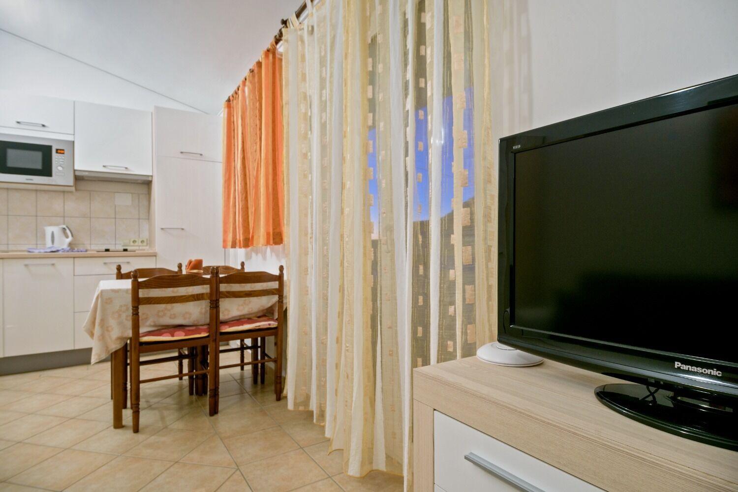 Apartments Bisernica-With Pool Razanj Ngoại thất bức ảnh