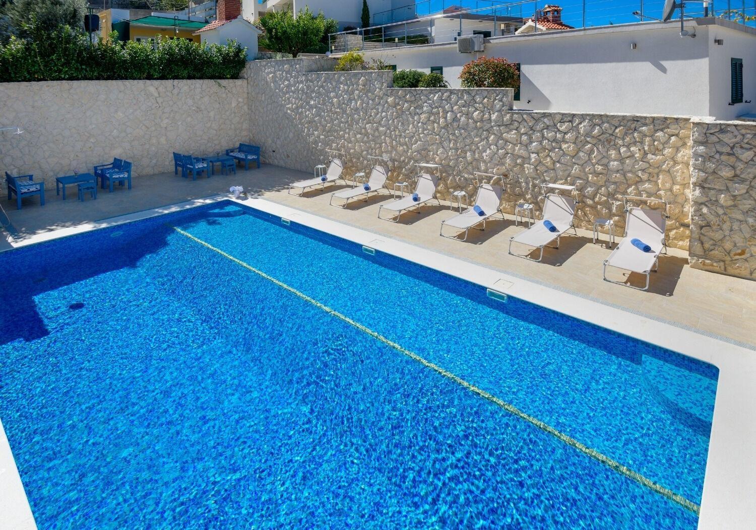 Apartments Bisernica-With Pool Razanj Ngoại thất bức ảnh