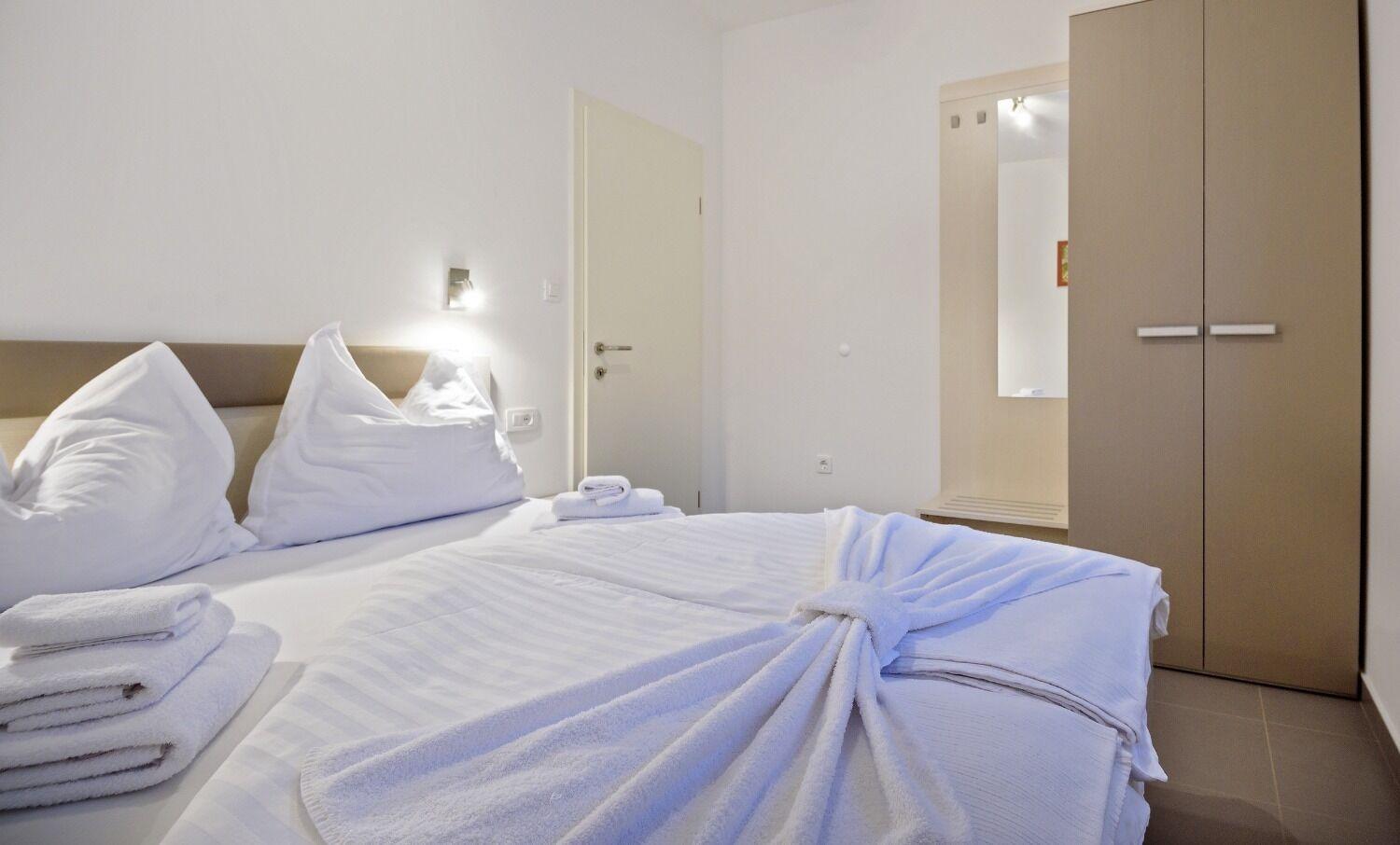Apartments Bisernica-With Pool Razanj Ngoại thất bức ảnh