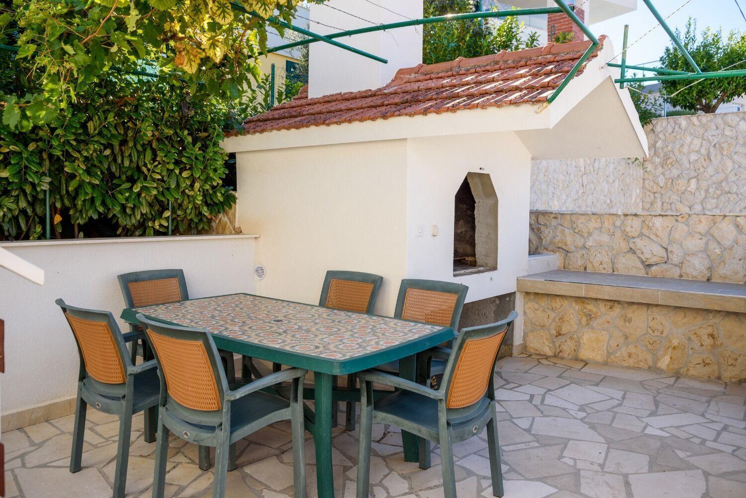 Apartments Bisernica-With Pool Razanj Ngoại thất bức ảnh